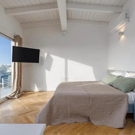 Mezzattico Apartment *